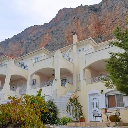West Red Rock And View Leonidio Maisonette Studio المظهر الخارجي الصورة