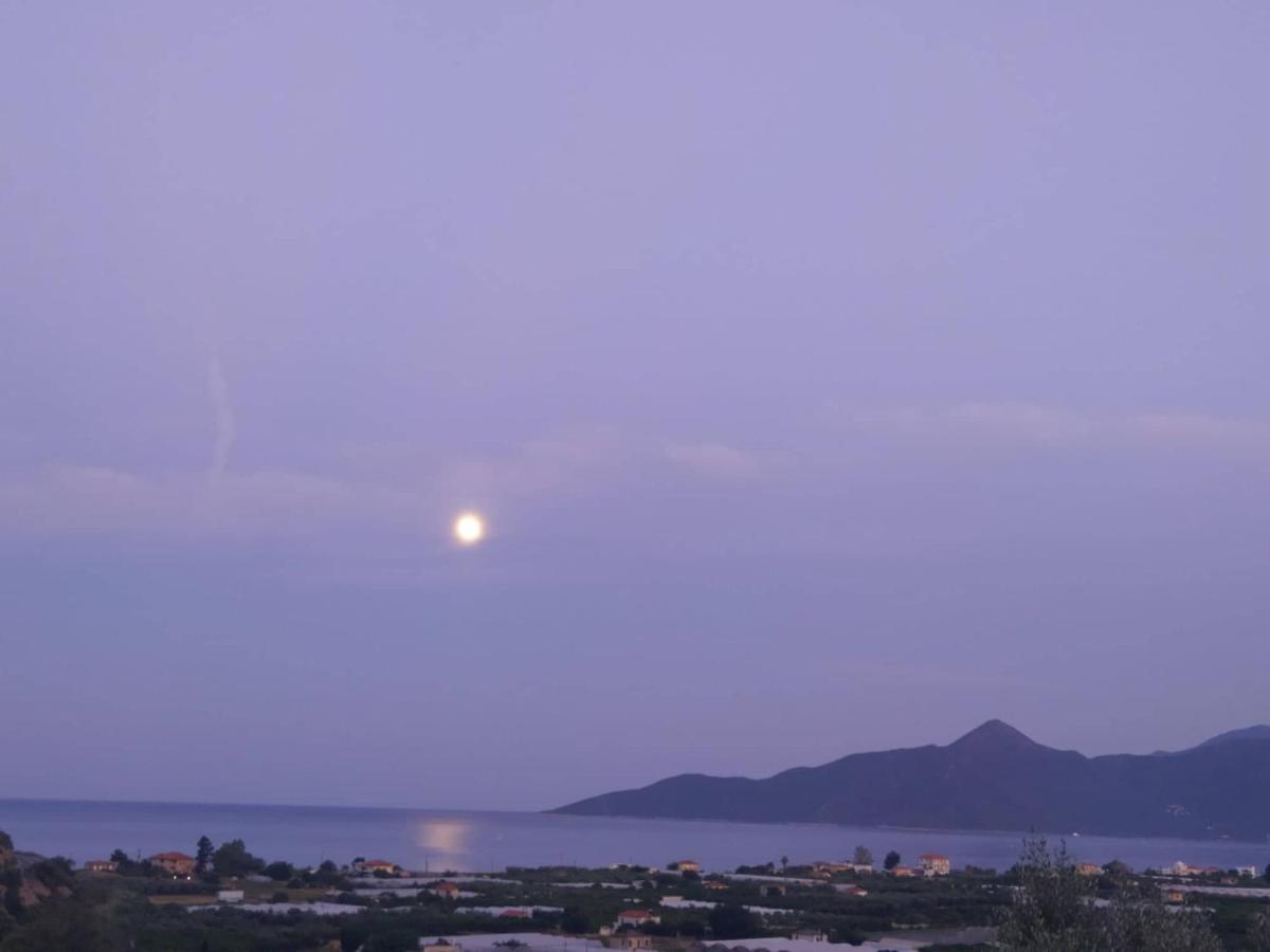 West Red Rock And View Leonidio Maisonette Studio المظهر الخارجي الصورة