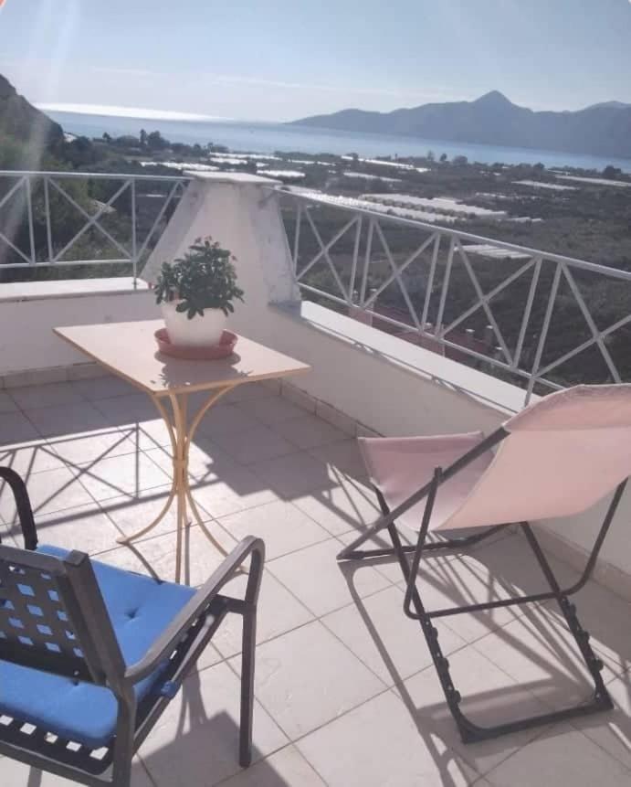 West Red Rock And View Leonidio Maisonette Studio المظهر الخارجي الصورة